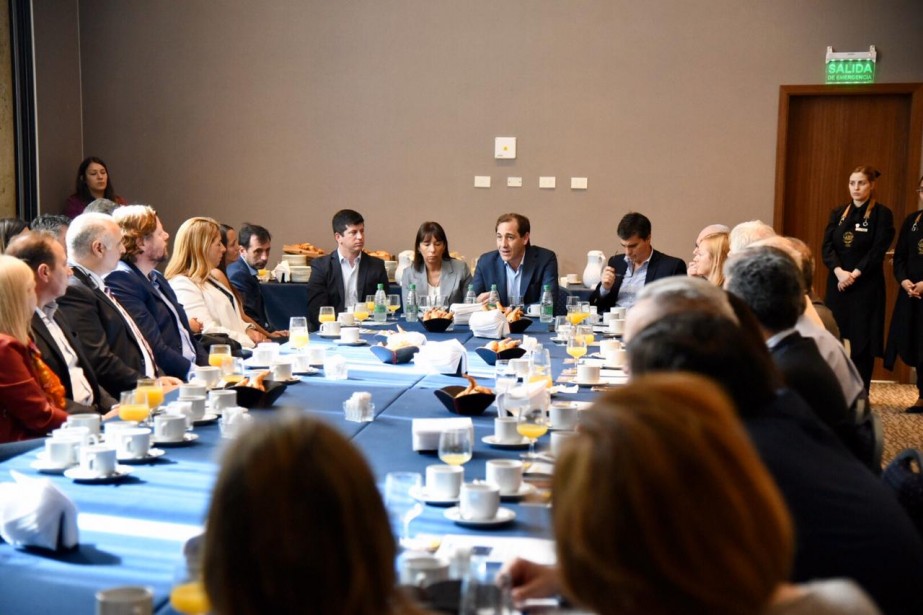 El CPCIBA participó de un desayuno del trabajo con el Intendente de La Plata